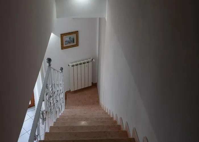 Tramonto Marina Чефалу